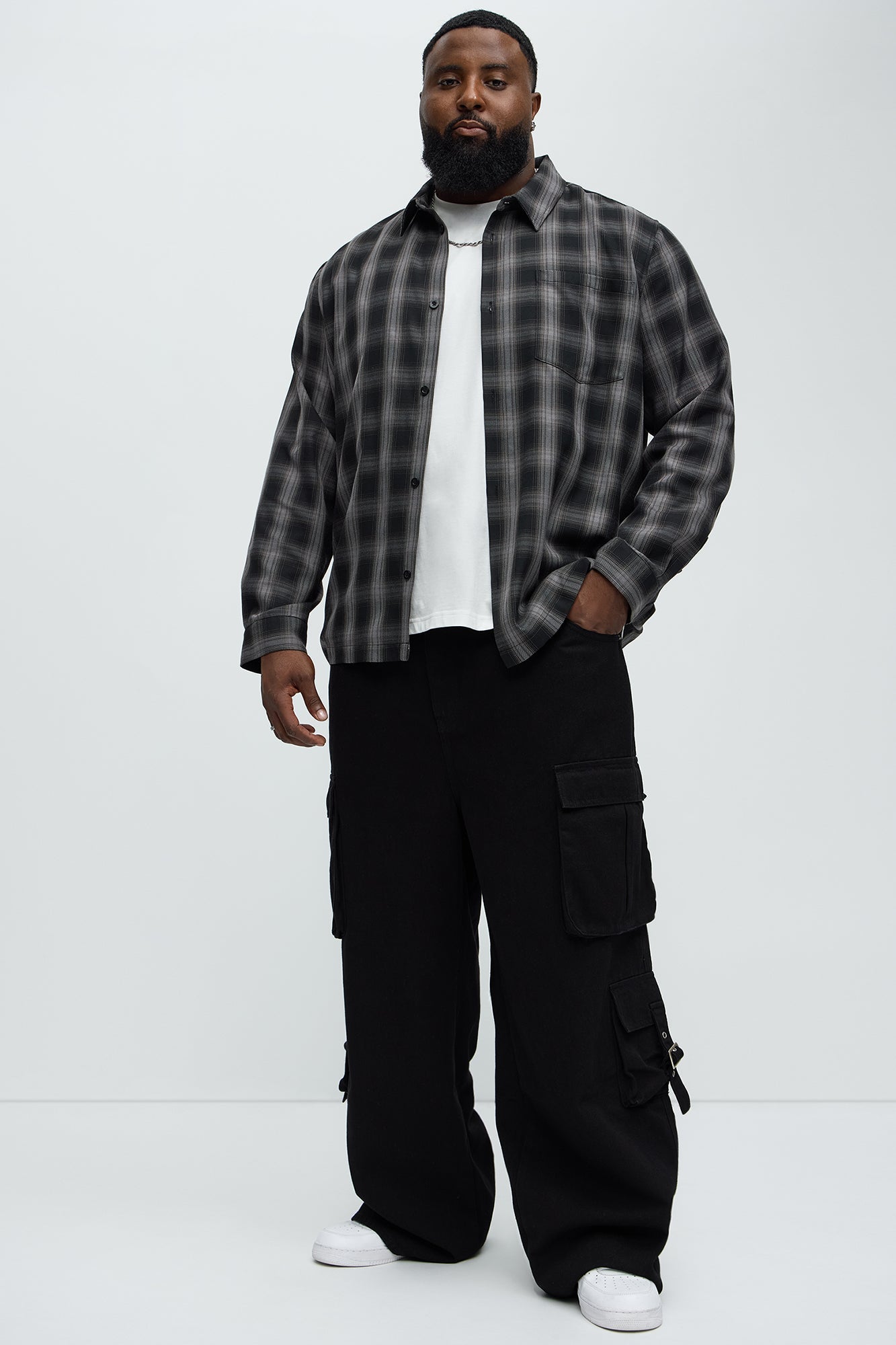 https://cdn.shopify.com/s/files/1/0293/9277/files/05-01-25_S8_42_SU25B511_Black_KJ_MC_13-39-01_PLUS_87821_PXF.jpg?v=1746555804