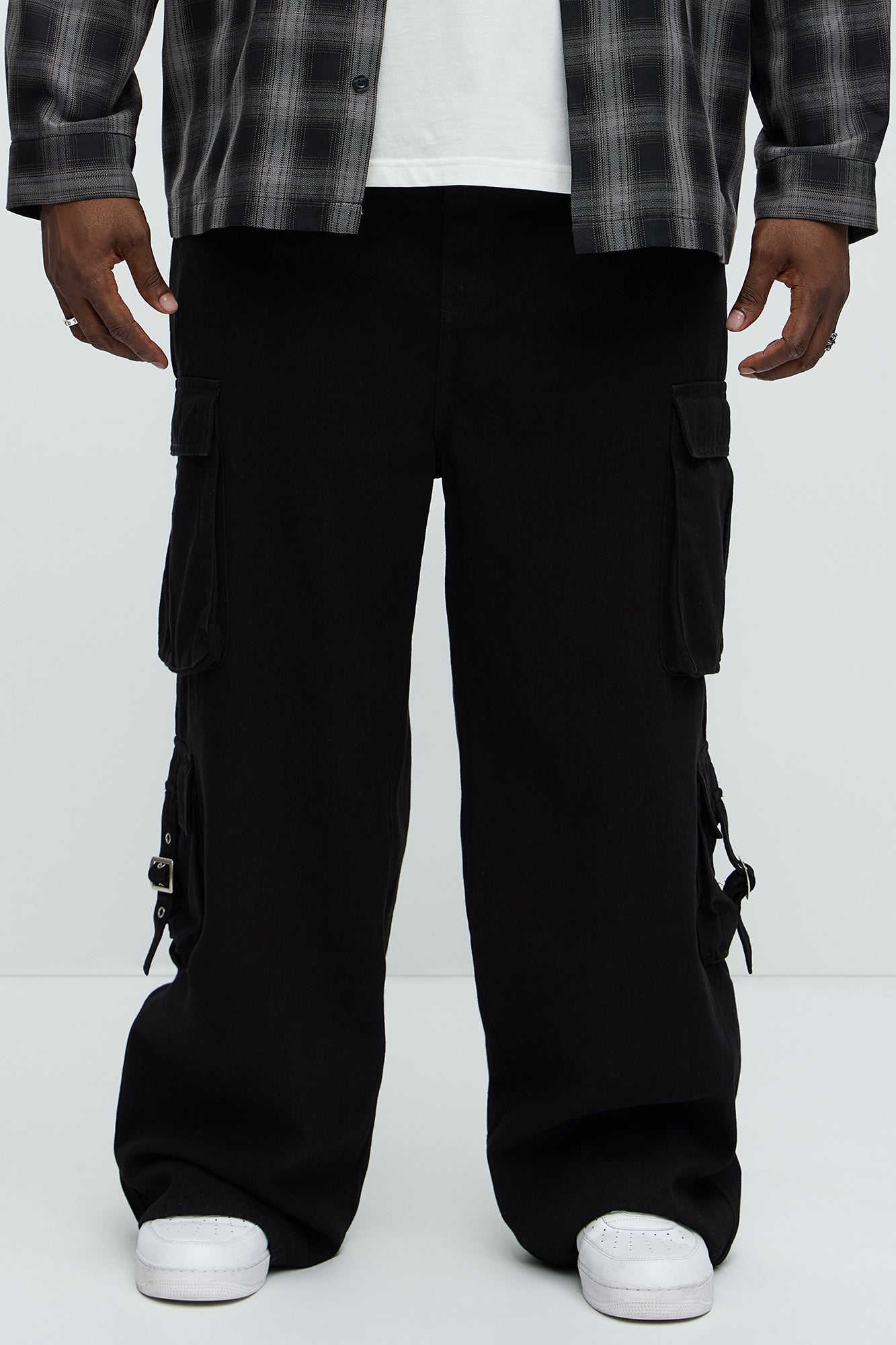 https://cdn.shopify.com/s/files/1/0293/9277/files/05-01-25_S8_42_SU25B511_Black_KJ_MC_13-39-14_PLUS_87827_PXF.jpg?v=1746555804