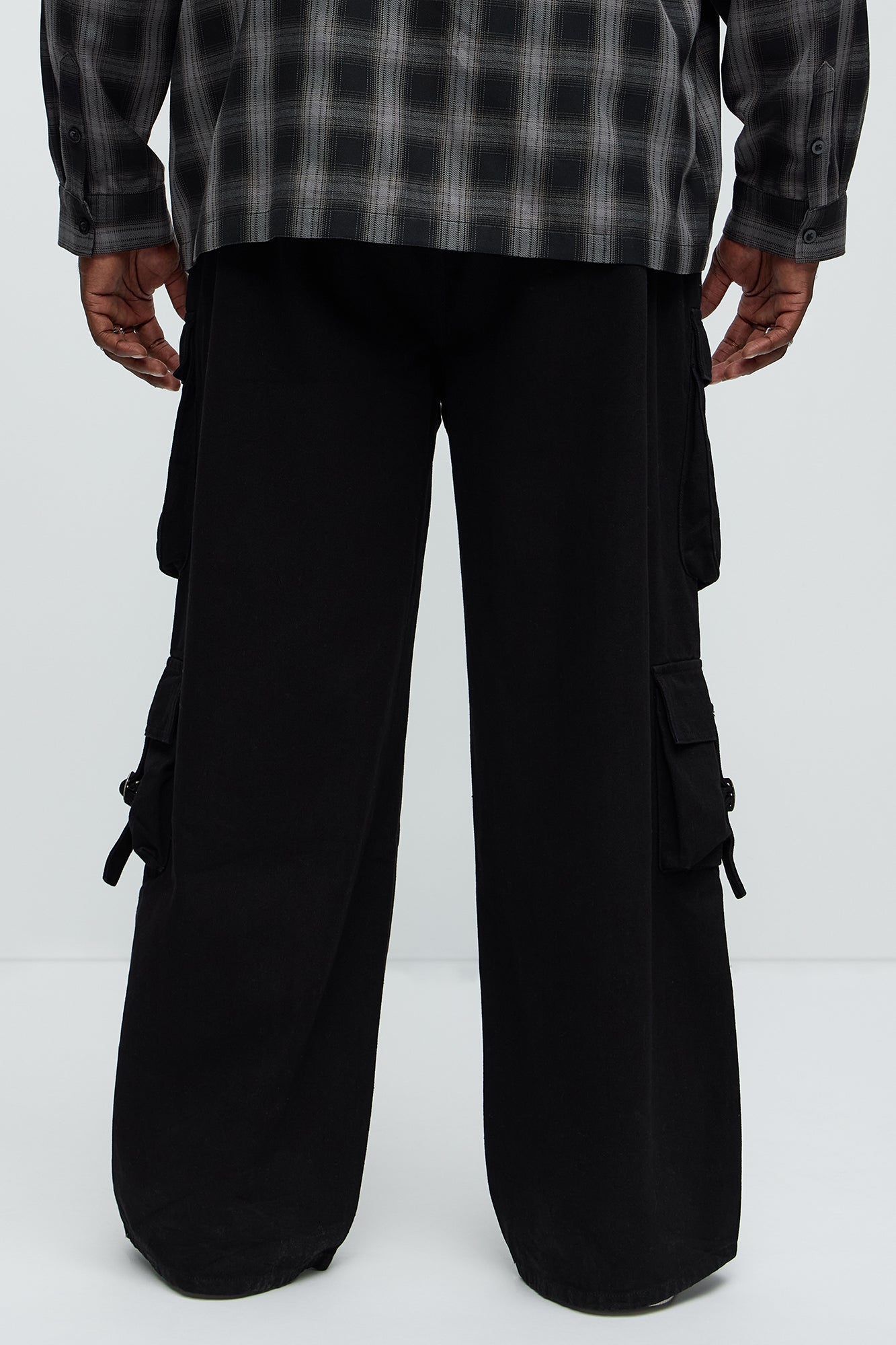 https://cdn.shopify.com/s/files/1/0293/9277/files/05-01-25_S8_42_SU25B511_Black_KJ_MC_13-39-52_PLUS_87829_PXF.jpg?v=1746555804
