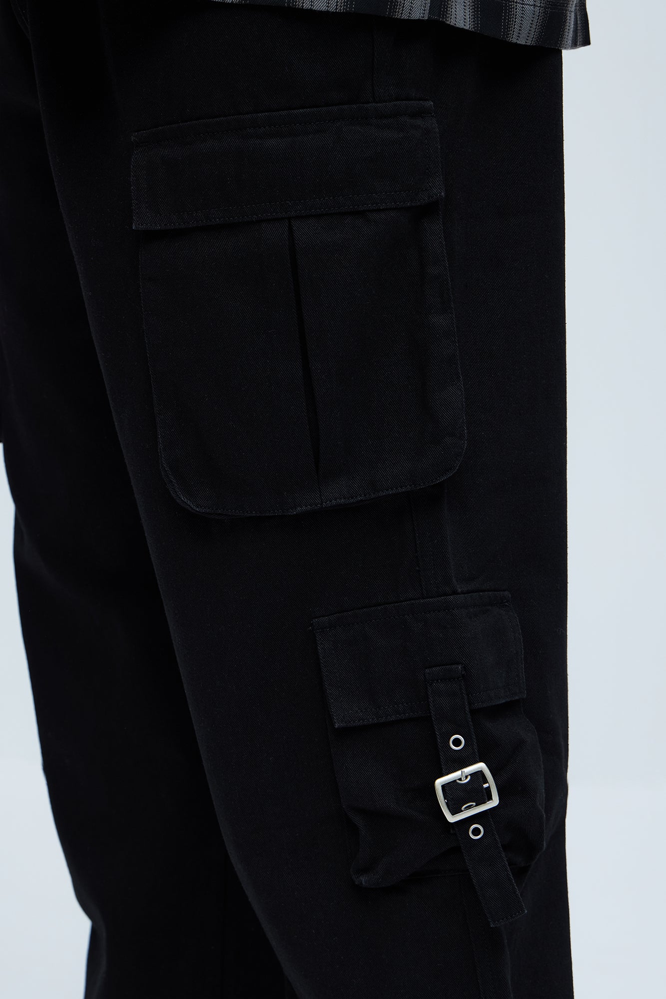 https://cdn.shopify.com/s/files/1/0293/9277/files/05-01-25_S8_42_SU25B511_Black_KJ_MC_13-40-00_PLUS_87830_PXF.jpg?v=1746555804