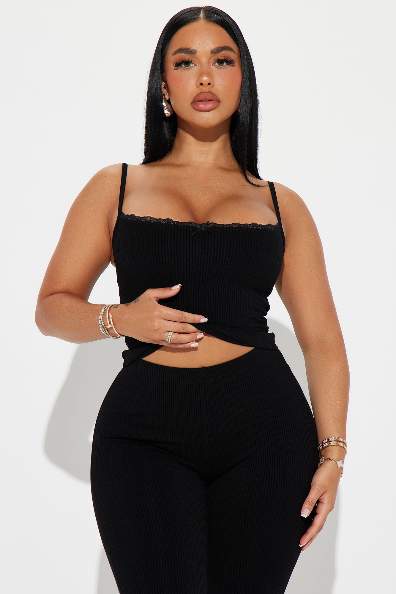 https://cdn.shopify.com/s/files/1/0293/9277/files/05-10-24_S1_23_ST3709FN_Black_KT_SS_11-16-34_73110_PXF.jpg?v=1715701472