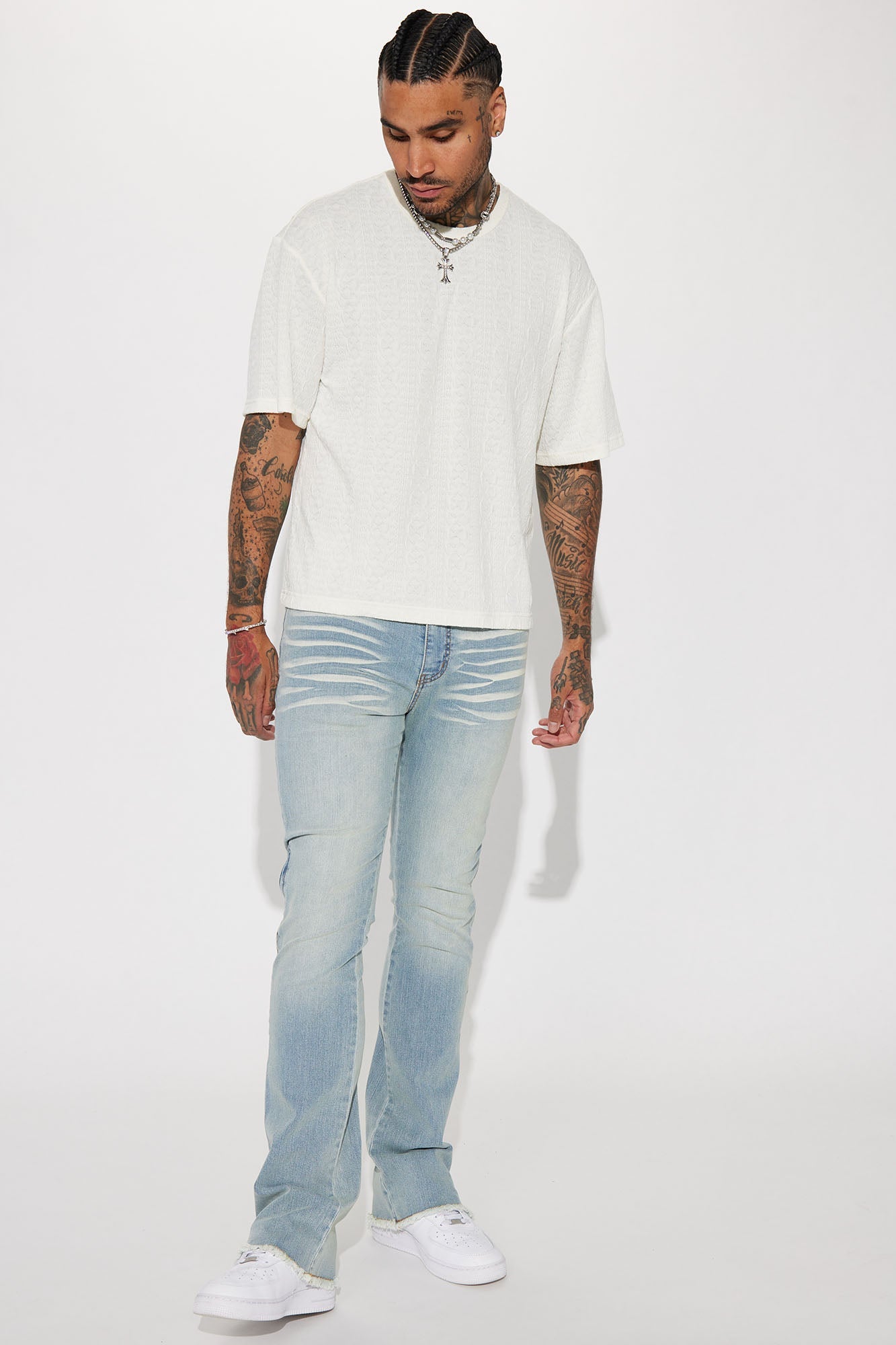https://cdn.shopify.com/s/files/1/0293/9277/files/07-10-23Studio7_KF_DJ_11-29AM_39_M5602DA_LightBlueWash_25472_SG.jpg?v=1691001277