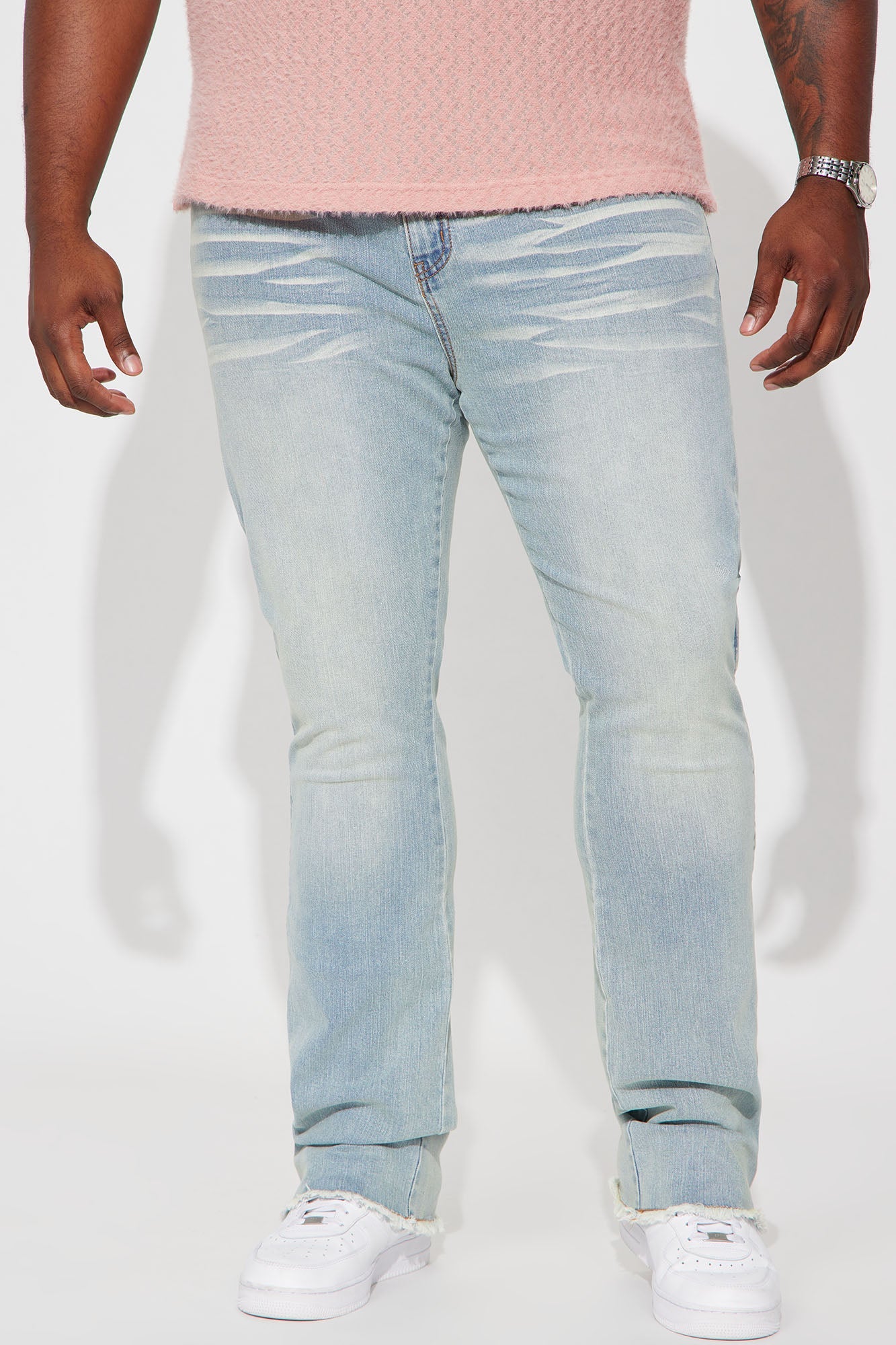 https://cdn.shopify.com/s/files/1/0293/9277/files/07-28-23Studio7_RA_DJ_1-05PM_52_M5602DA_LightBlueWash_P_28905_PLUS_CM.jpg?v=1691001277