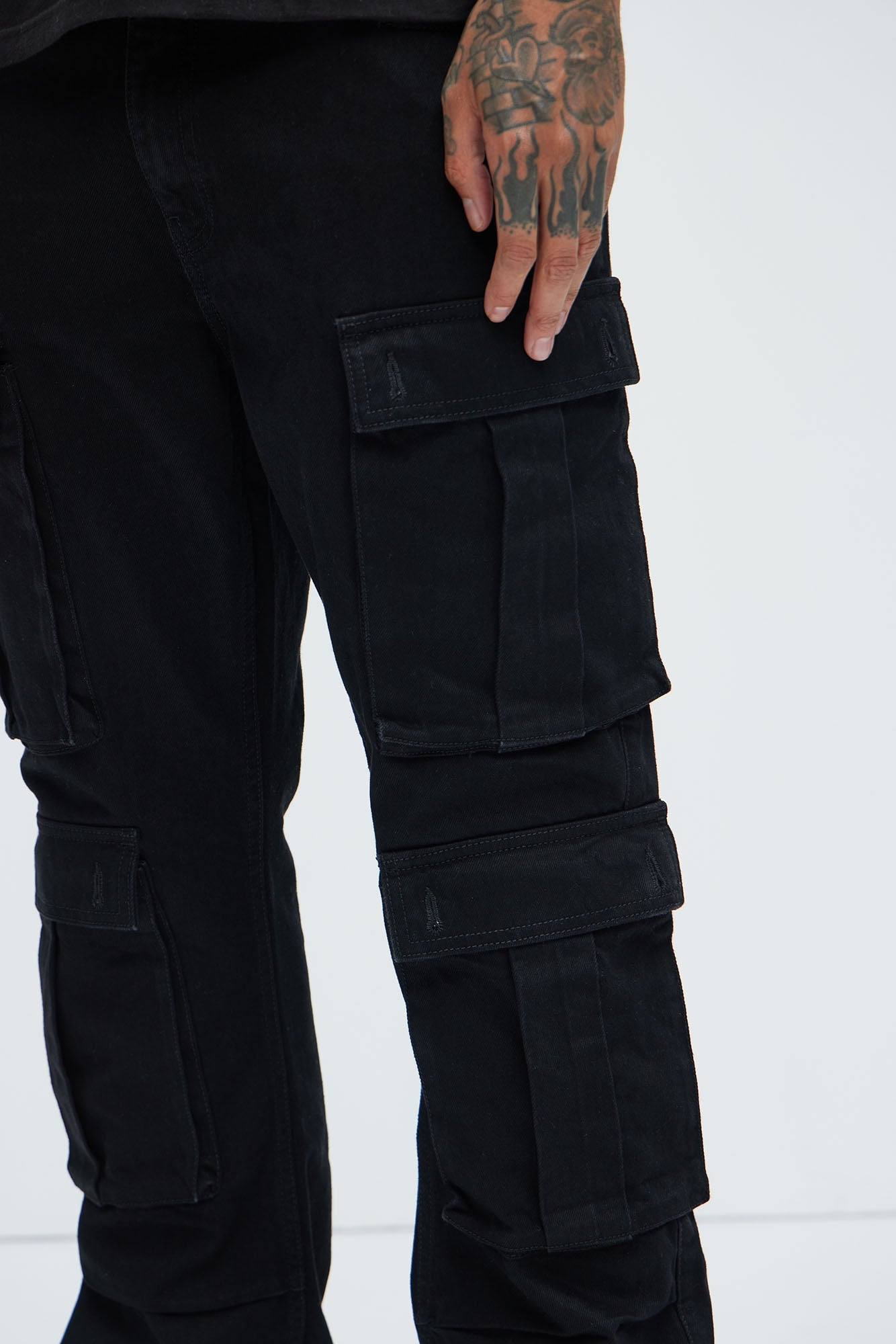https://cdn.shopify.com/s/files/1/0293/9277/files/07-29-24_S7_27_ZDF01D420037_Black_CZ_DJ_10-59-40_54320_CM.jpg?v=1722356758