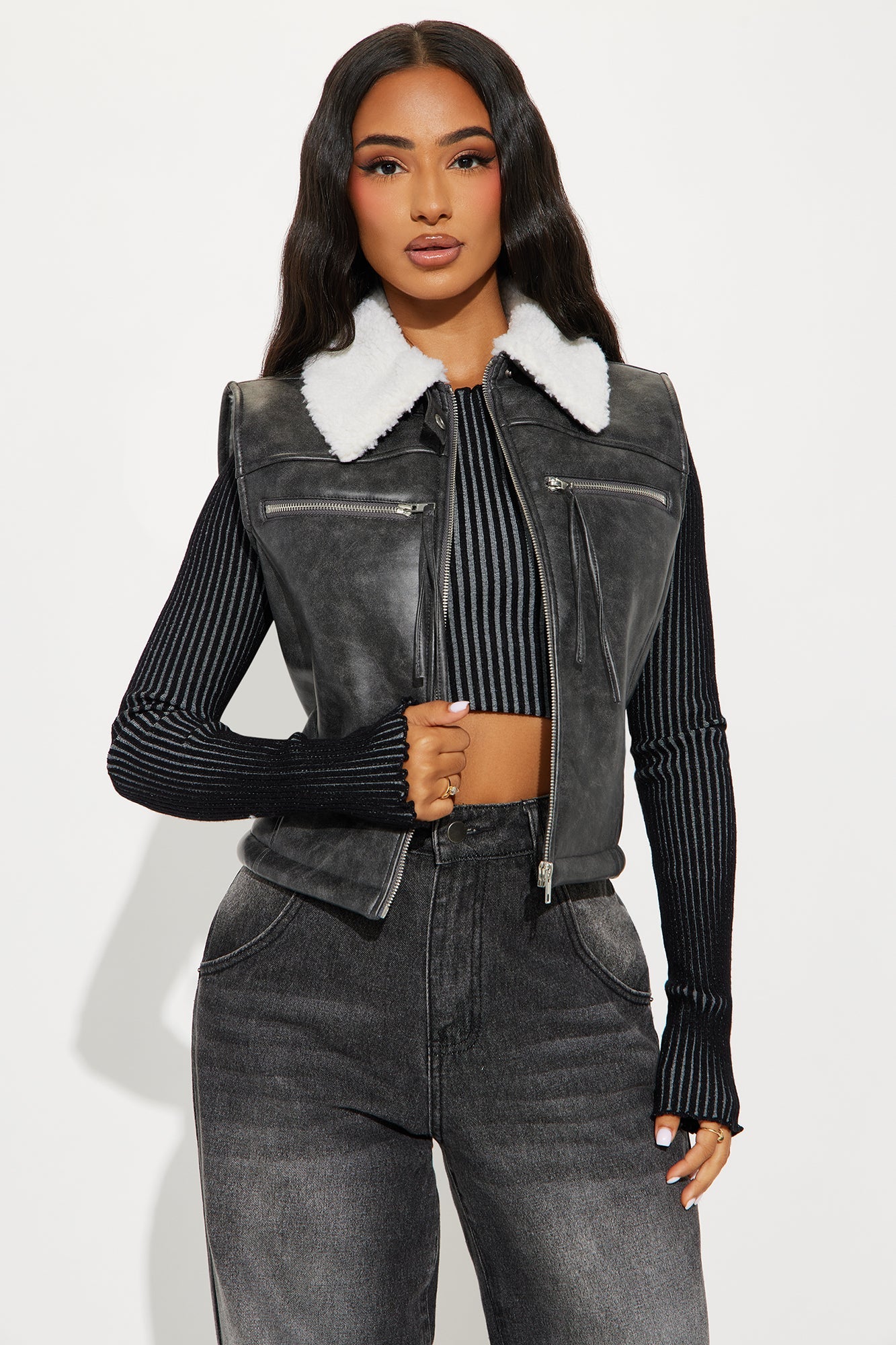 https://cdn.shopify.com/s/files/1/0293/9277/files/08-14-24_S3_4_ZDFN2027_Grey_AZ_AP_10-06-07_42799_PXF.jpg?v=1723742492