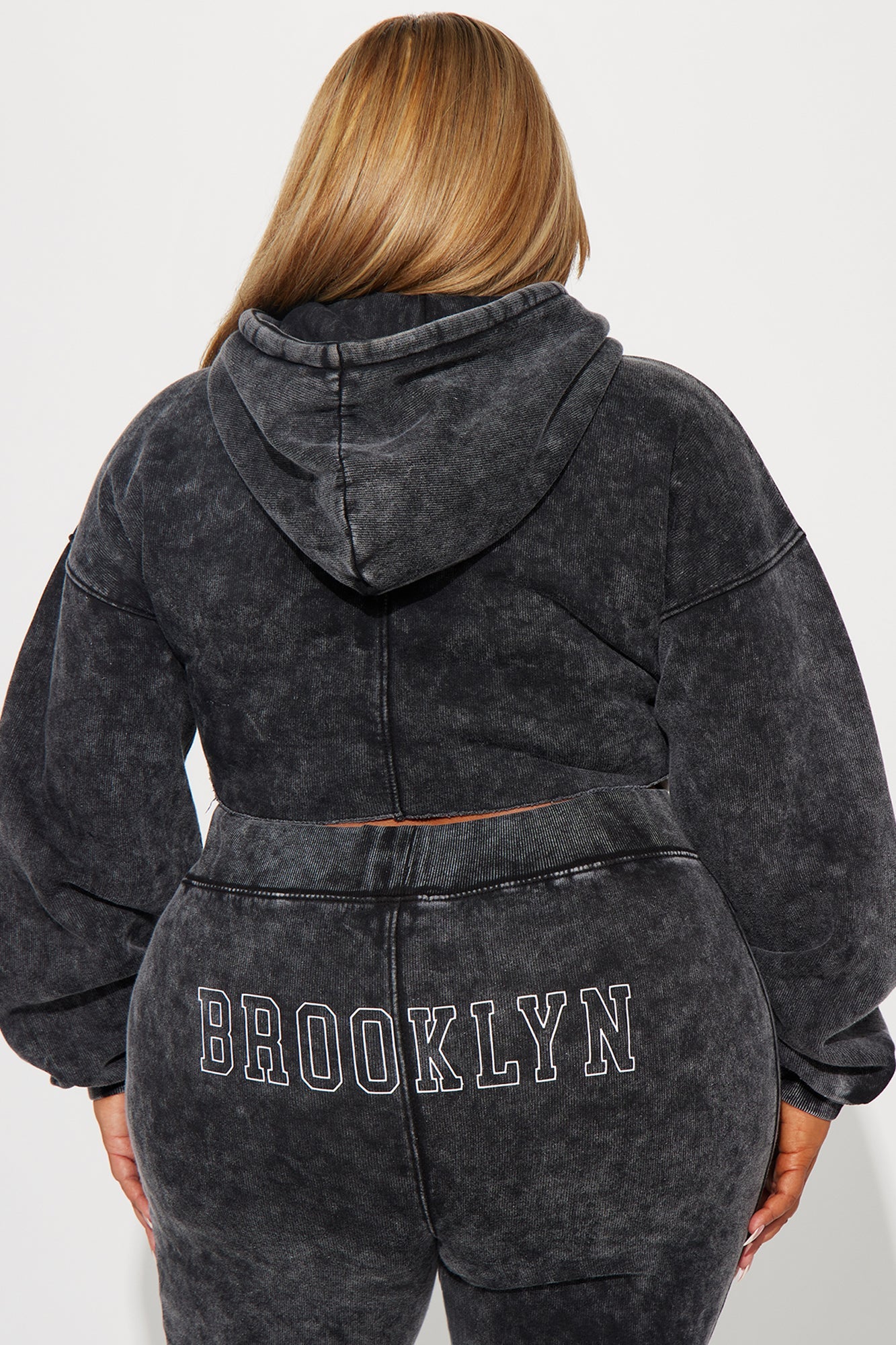 https://cdn.shopify.com/s/files/1/0293/9277/files/10-10-23Studio4_TK_AC_15-00-05_55_ZDZPK11223_BlackWash_15961_PLUS_PXF.jpg?v=1697584416
