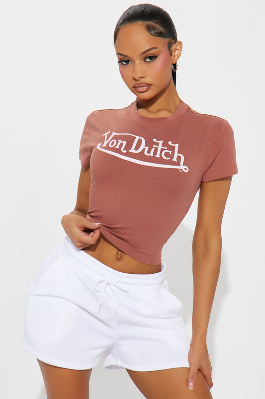 https://cdn.shopify.com/s/files/1/0293/9277/files/02-19-25_S2_32_7VND9A5262NV_Brown_KP_RL_11-28-35_49356_PXF.jpg?v=1740076444
