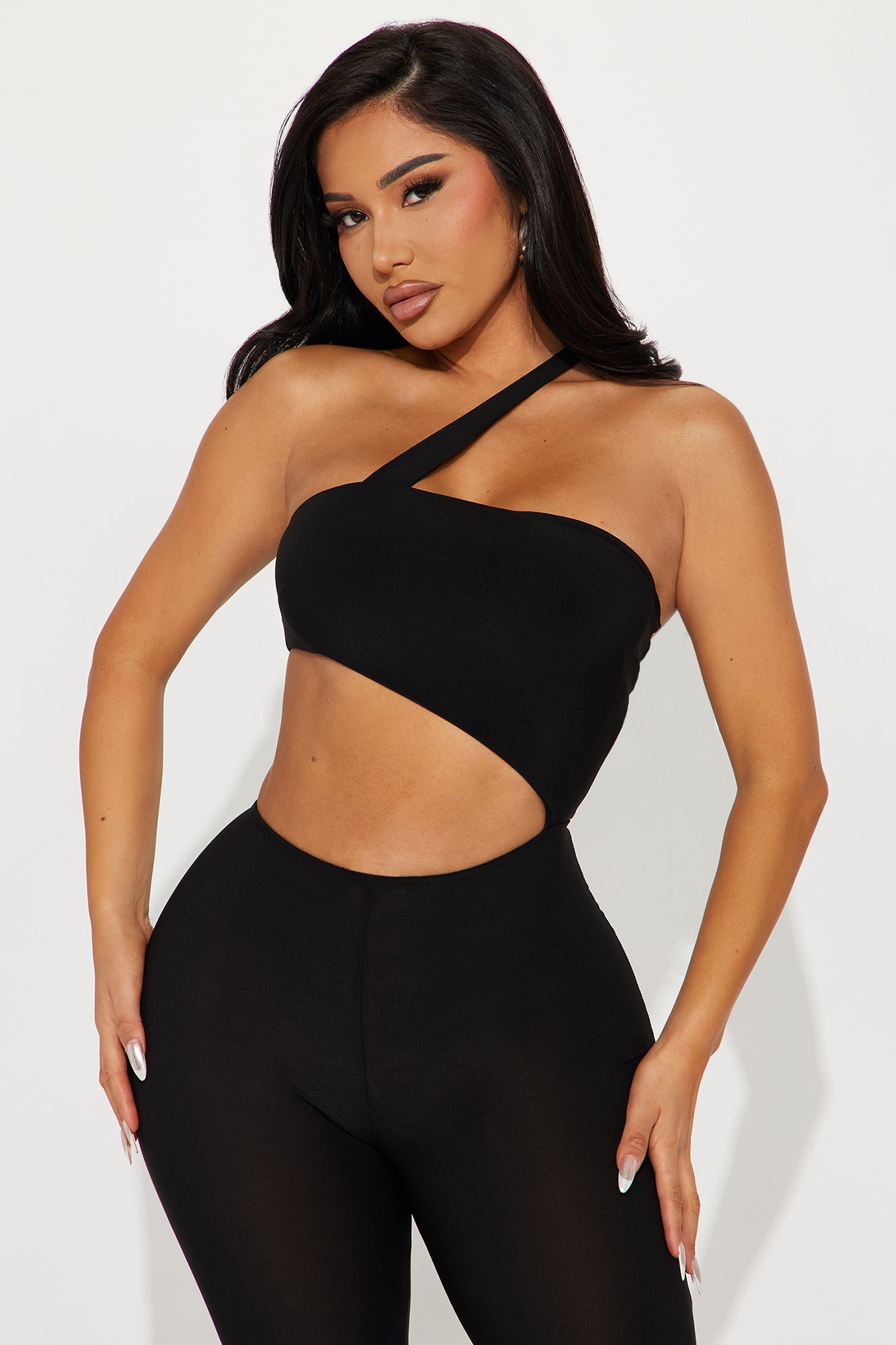 https://cdn.shopify.com/s/files/1/0293/9277/files/03-29-24_S3_37_P8467_Black_P_RA_SS_13-37-17_15140_MH_PXF.jpg?v=1712078369