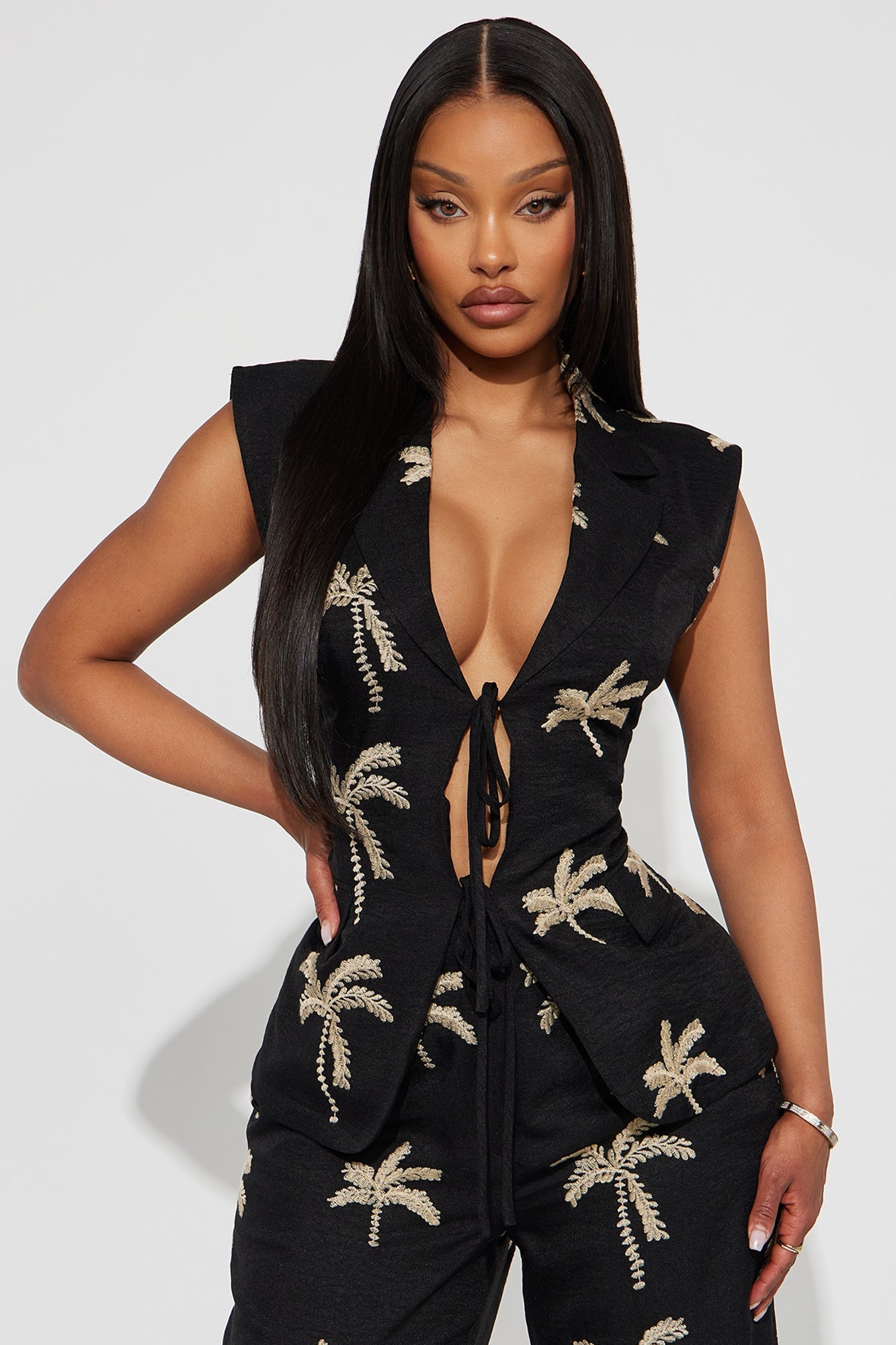 https://cdn.shopify.com/s/files/1/0293/9277/files/04-11-25_S2_16_SJ94062FNS_Black_ZSR_AE_RL_14-59-17_20621_PXF.jpg?v=1744673480