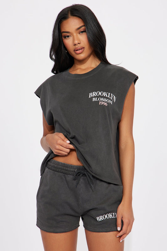 https://cdn.shopify.com/s/files/1/0293/9277/files/04-30-24_S8_58_BROOKLYNBLOSSOM_Brown_ID_PC_15-10-53_75013_PXF.jpg?v=1720888228