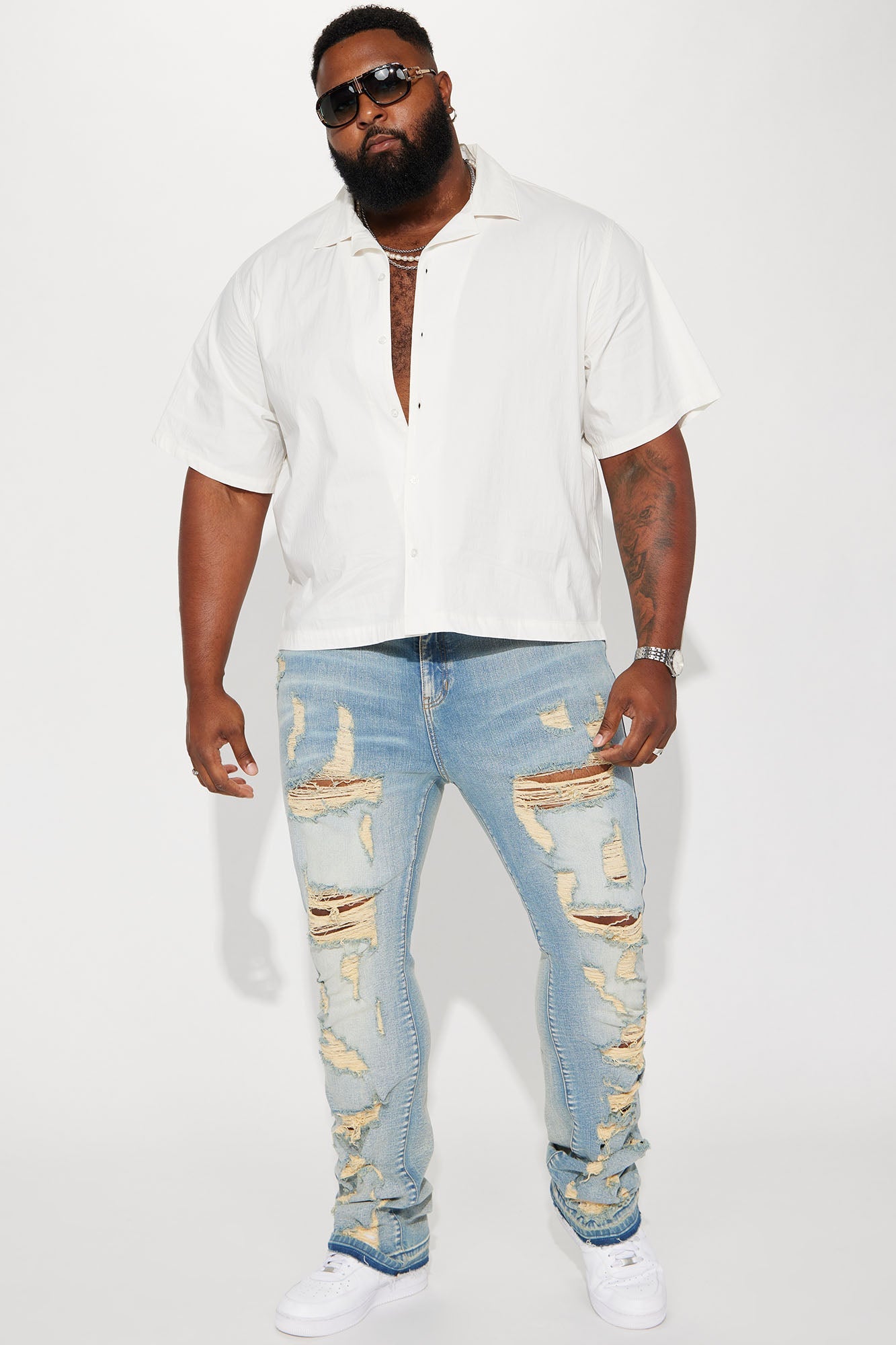 https://cdn.shopify.com/s/files/1/0293/9277/files/05-08-23Studio7_CB_IM_3-06PM_88_DAQ2231041_LightBlueWash_3229_PLUS_DG.jpg?v=1684536572