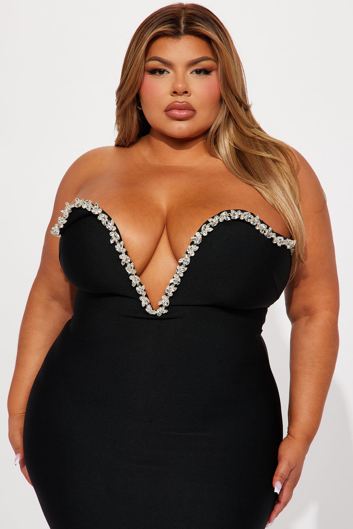 https://cdn.shopify.com/s/files/1/0293/9277/files/06-29-23Studio4_RA_AC_15-24-03_46_SD310022FN_Black_0219_PLUS_JB.jpg?v=1710864998