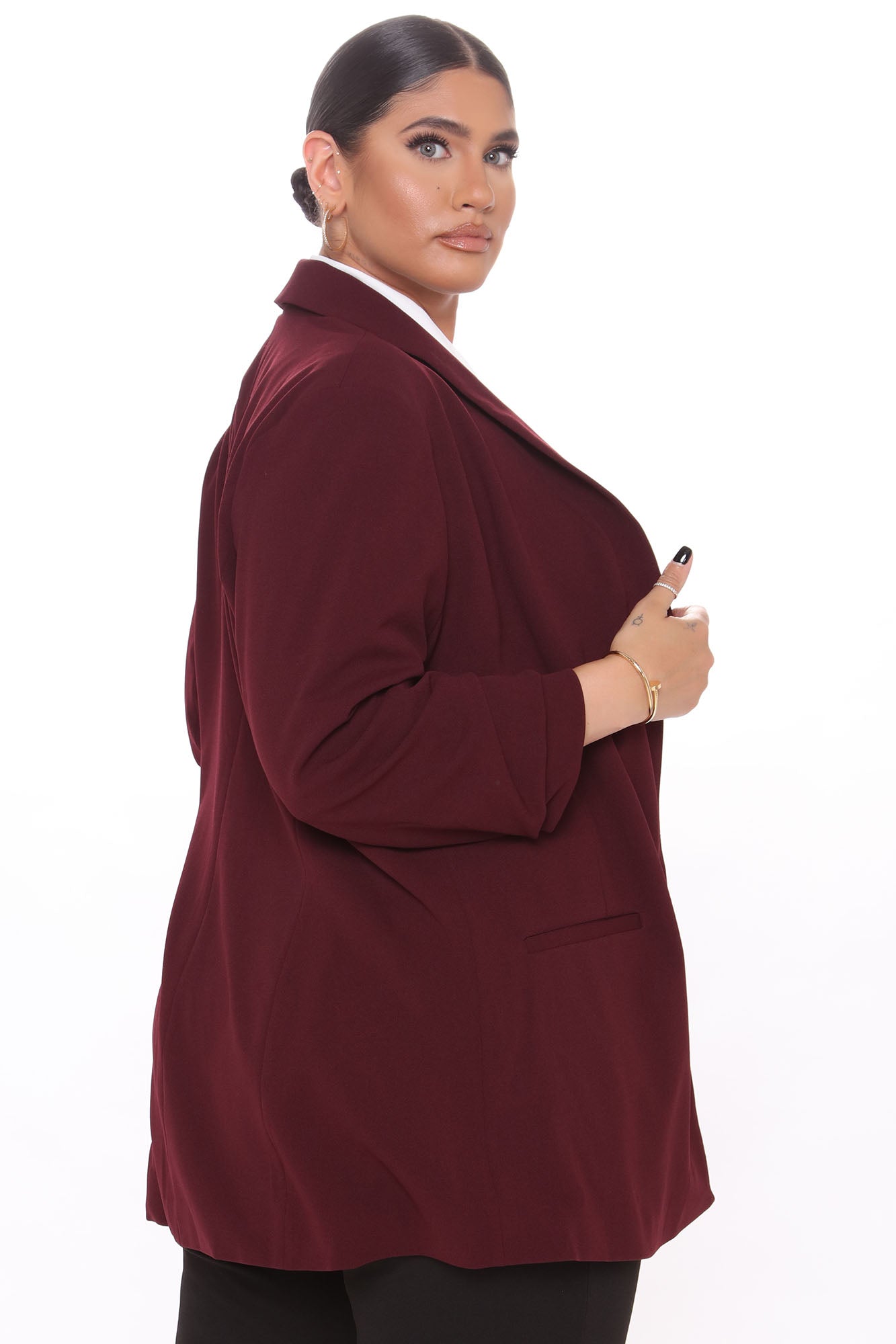 https://cdn.shopify.com/s/files/1/0293/9277/products/07-02-20Studio2_EF_DJ_14-42-17_70_JK18888Z_Burgundy_PLUS_4133_JK.jpg?v=1593738653