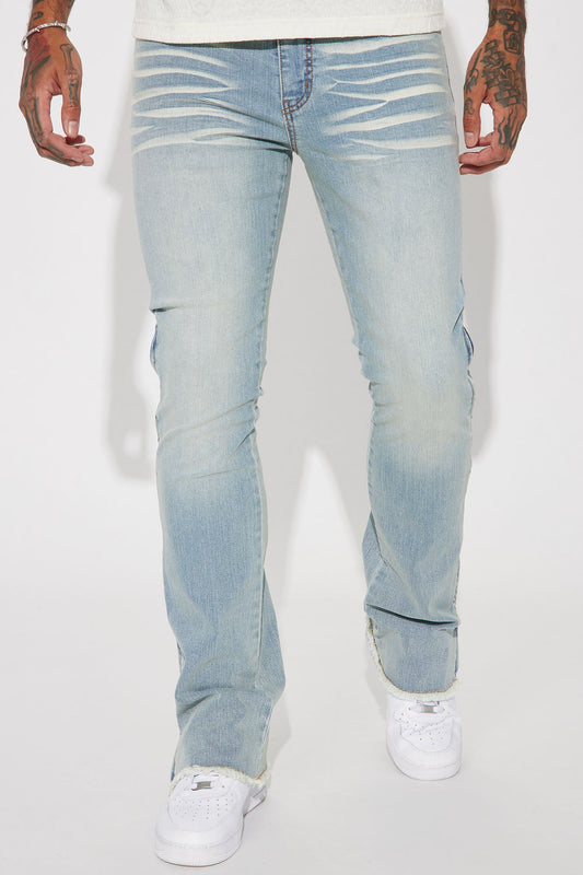 https://cdn.shopify.com/s/files/1/0293/9277/files/07-10-23Studio7_KF_DJ_11-29AM_39_M5602DA_LightBlueWash_25476_SG.jpg?v=1689183470