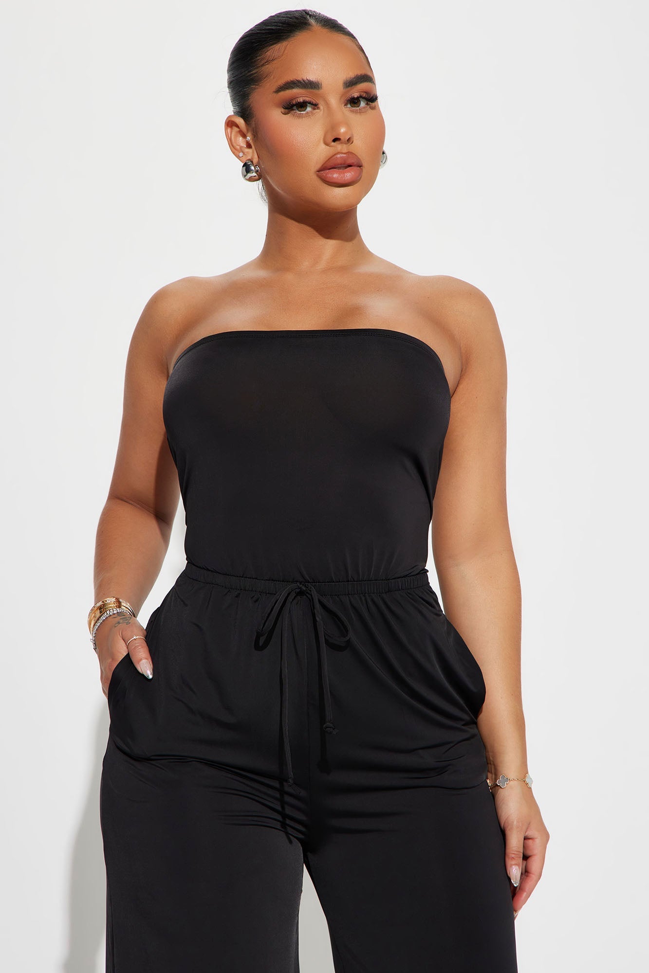 https://cdn.shopify.com/s/files/1/0293/9277/files/07-14-23Studio1_CB_SS__14-09-54_47_JR48904_Black_0995_SG.jpg?v=1689708289