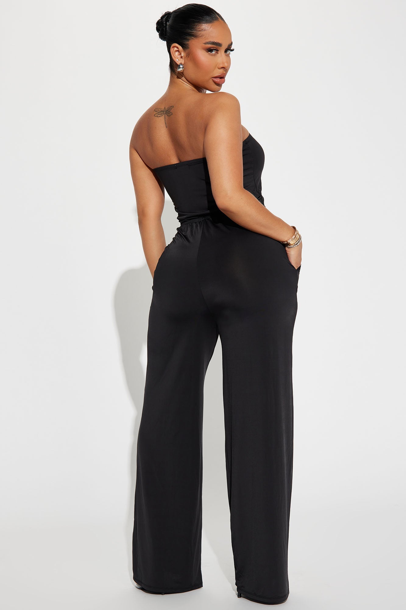 https://cdn.shopify.com/s/files/1/0293/9277/files/07-14-23Studio1_CB_SS__14-10-09_47_JR48904_Black_0998_SG.jpg?v=1689708290
