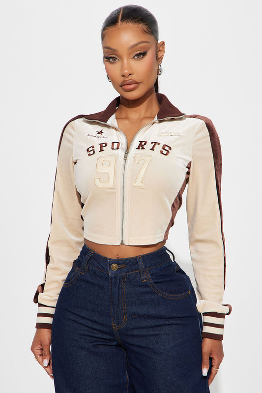https://cdn.shopify.com/s/files/1/0293/9277/files/11-18-24_S2_15_ZAPP9839_Taupe_CXB_RL_14-09-49_21433_EH.jpg?v=1732140210