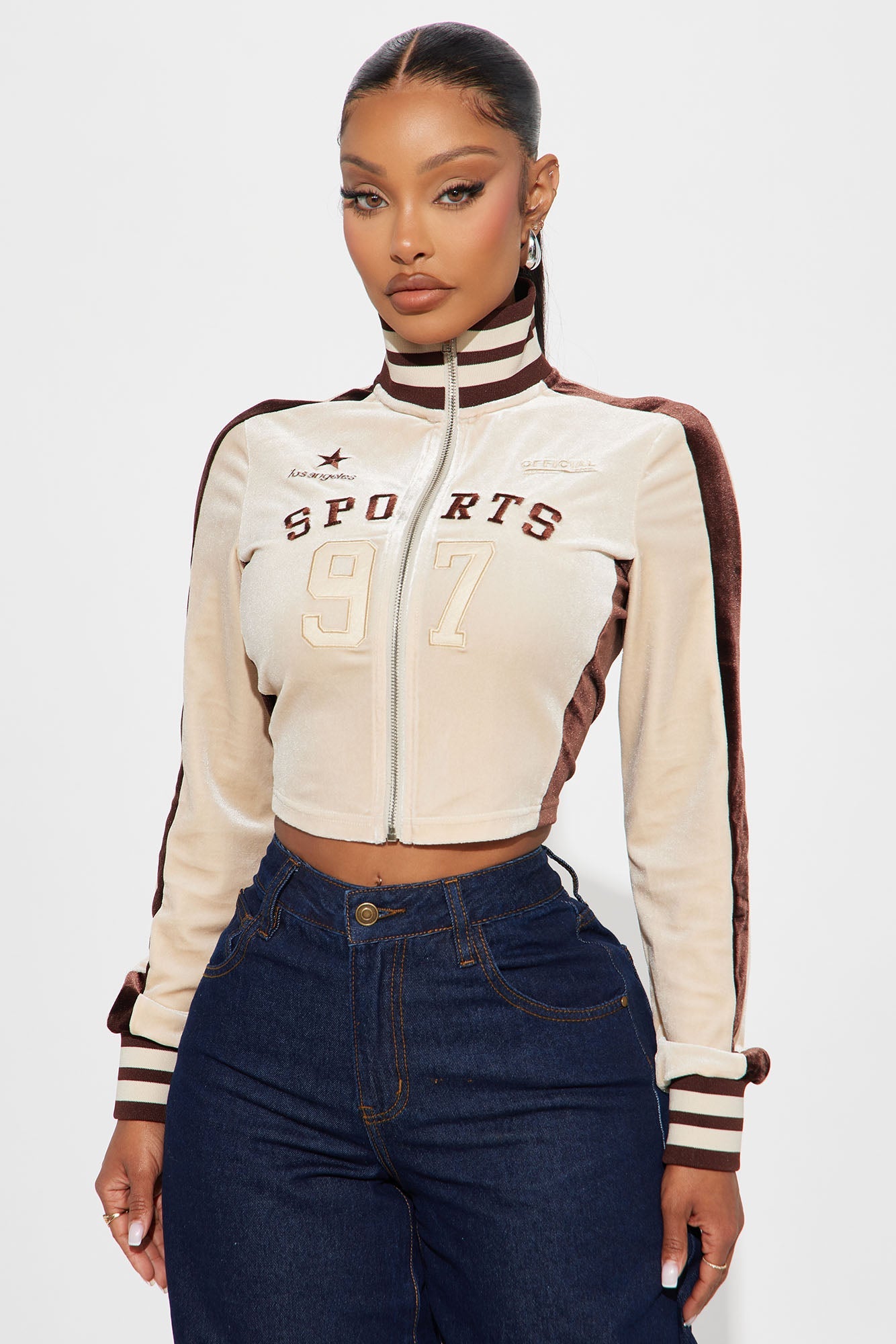 https://cdn.shopify.com/s/files/1/0293/9277/files/11-18-24_S2_15_ZAPP9839_Taupe_CXB_RL_14-09-57_21435_EH.jpg?v=1732140210