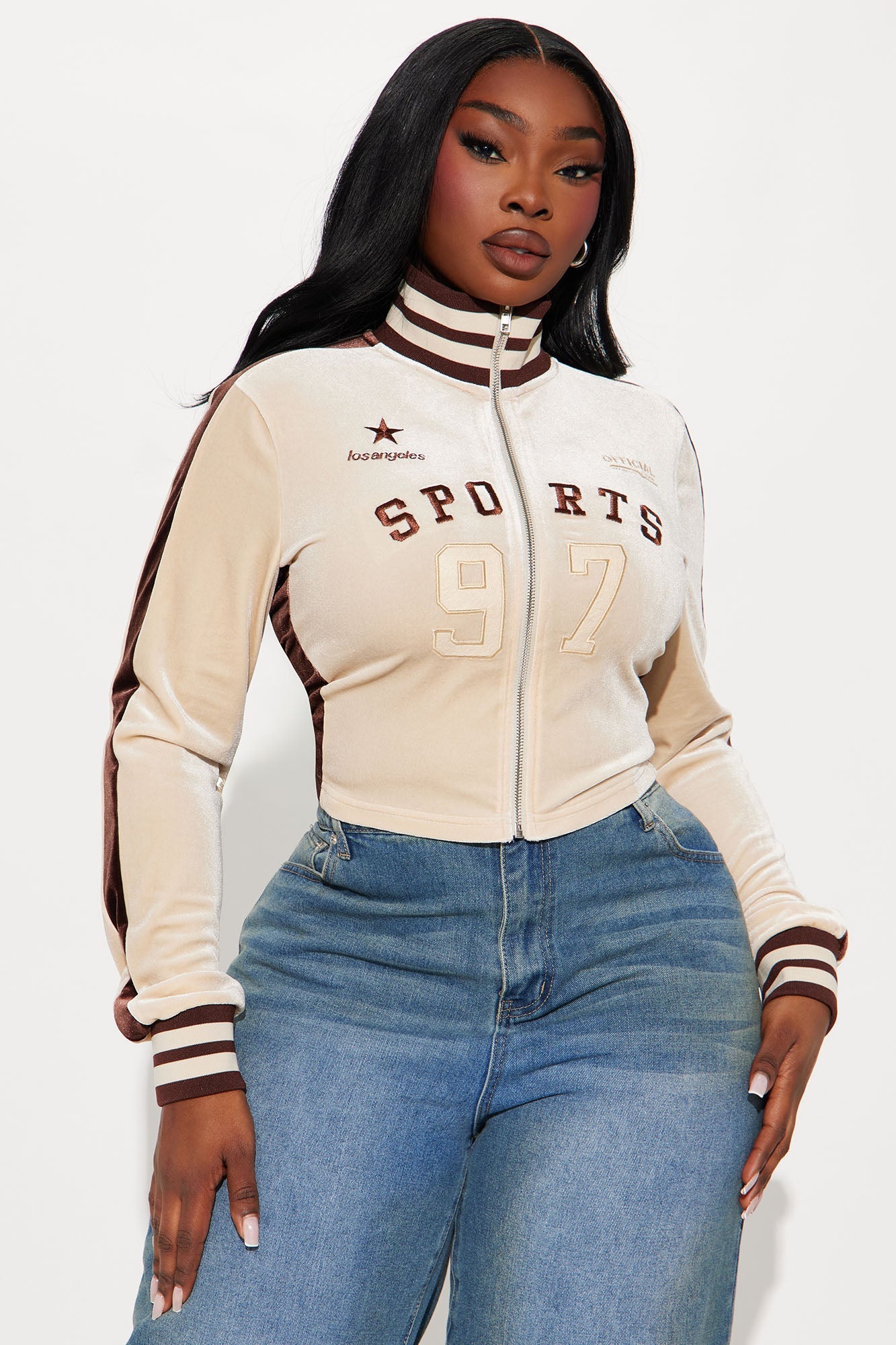 https://cdn.shopify.com/s/files/1/0293/9277/files/12-02-24_S4_33_ZAPP9839_Taupe_AZ_PC_13-36-14_PLUS_103527_CM.jpg?v=1733274475