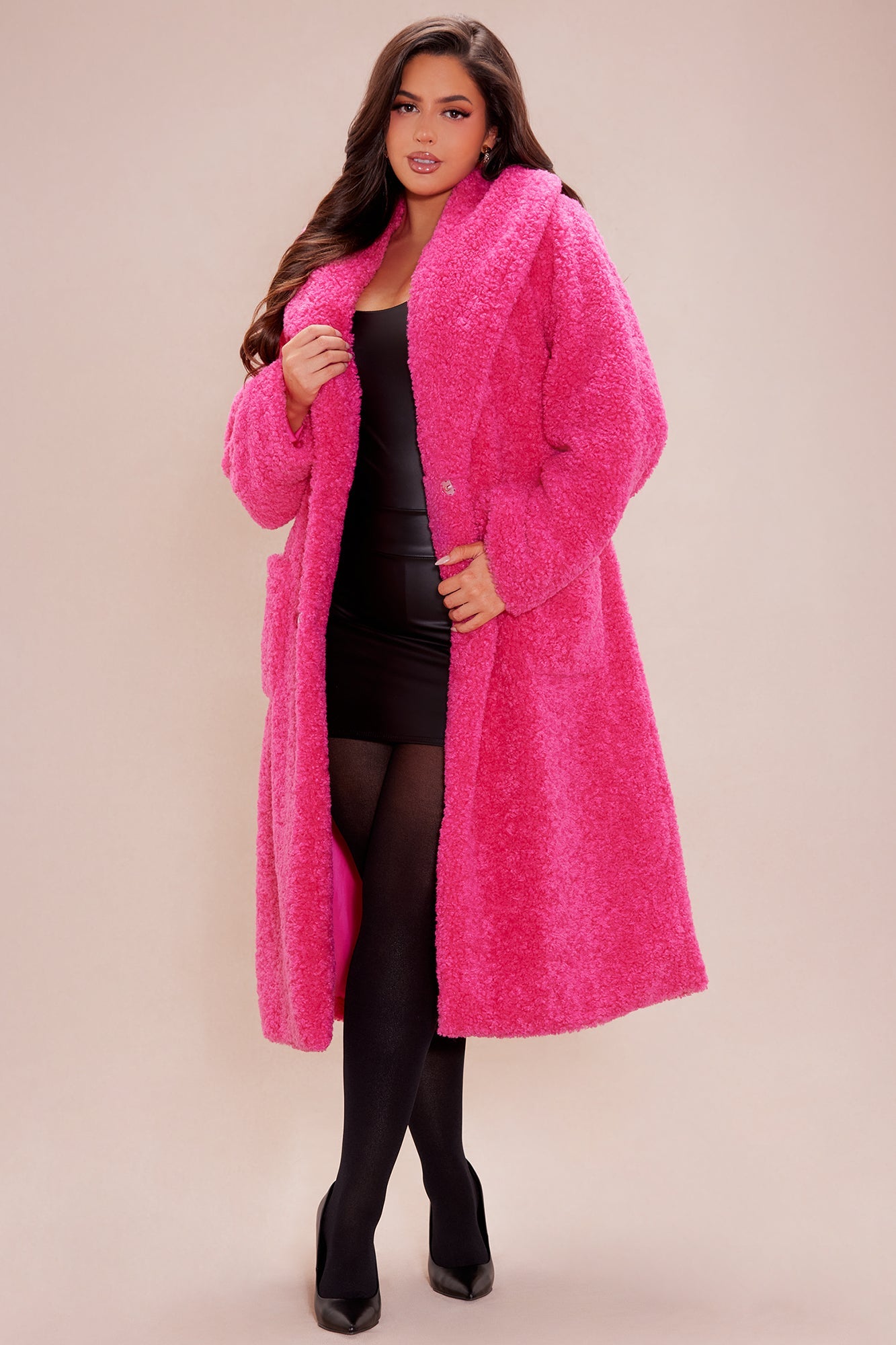 https://cdn.shopify.com/s/files/1/0293/9277/files/12-06-24_S5_41_C34316_HotPink_KJ_DO_14-20-24_PLUS_1348_PXF.jpg?v=1734480293