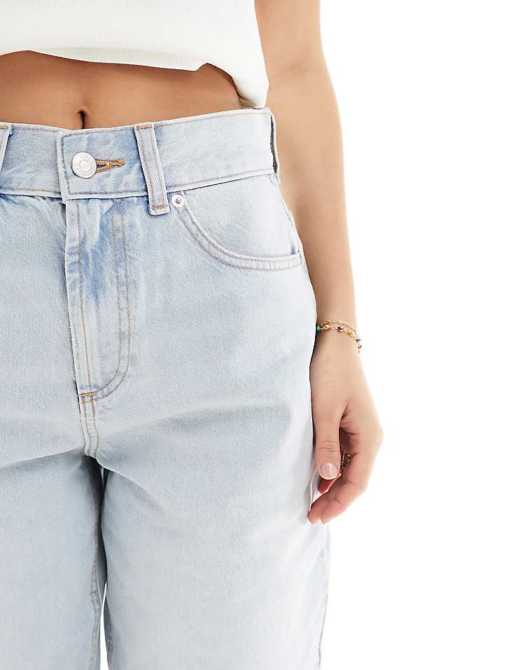 https://images.asos-media.com/products/asos-design-denim-bermuda-short-on-lightwash-blue/205470172-3?$n_750w$&wid=750&fit=constrain