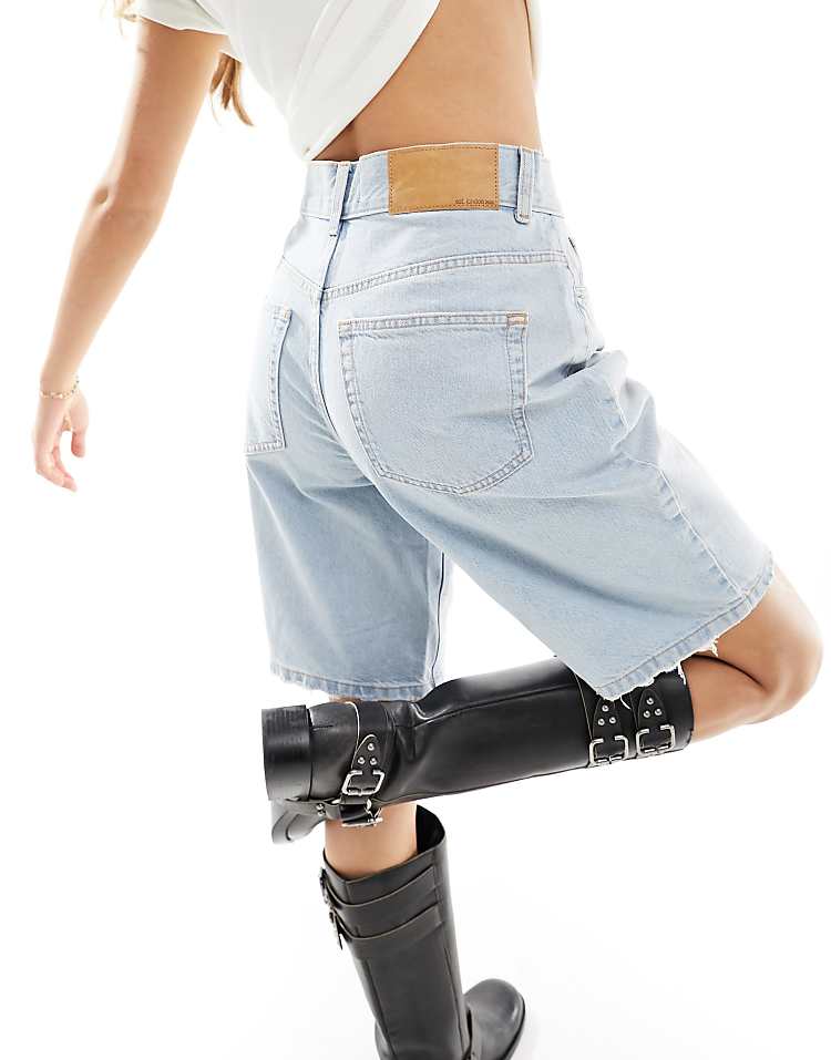 https://images.asos-media.com/products/asos-design-denim-bermuda-short-on-lightwash-blue/205470172-4?$n_750w$&wid=750&fit=constrain