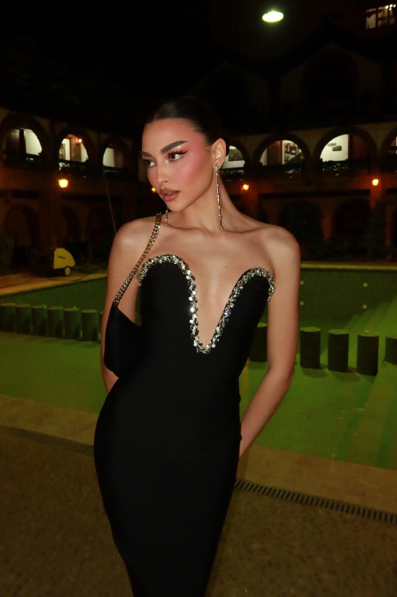 https://cdn.shopify.com/s/files/1/0293/9277/files/3-12-24__032_Sweetest_Heart_Embellished_Midi_Dress_Black_GF.jpg?v=1710864998