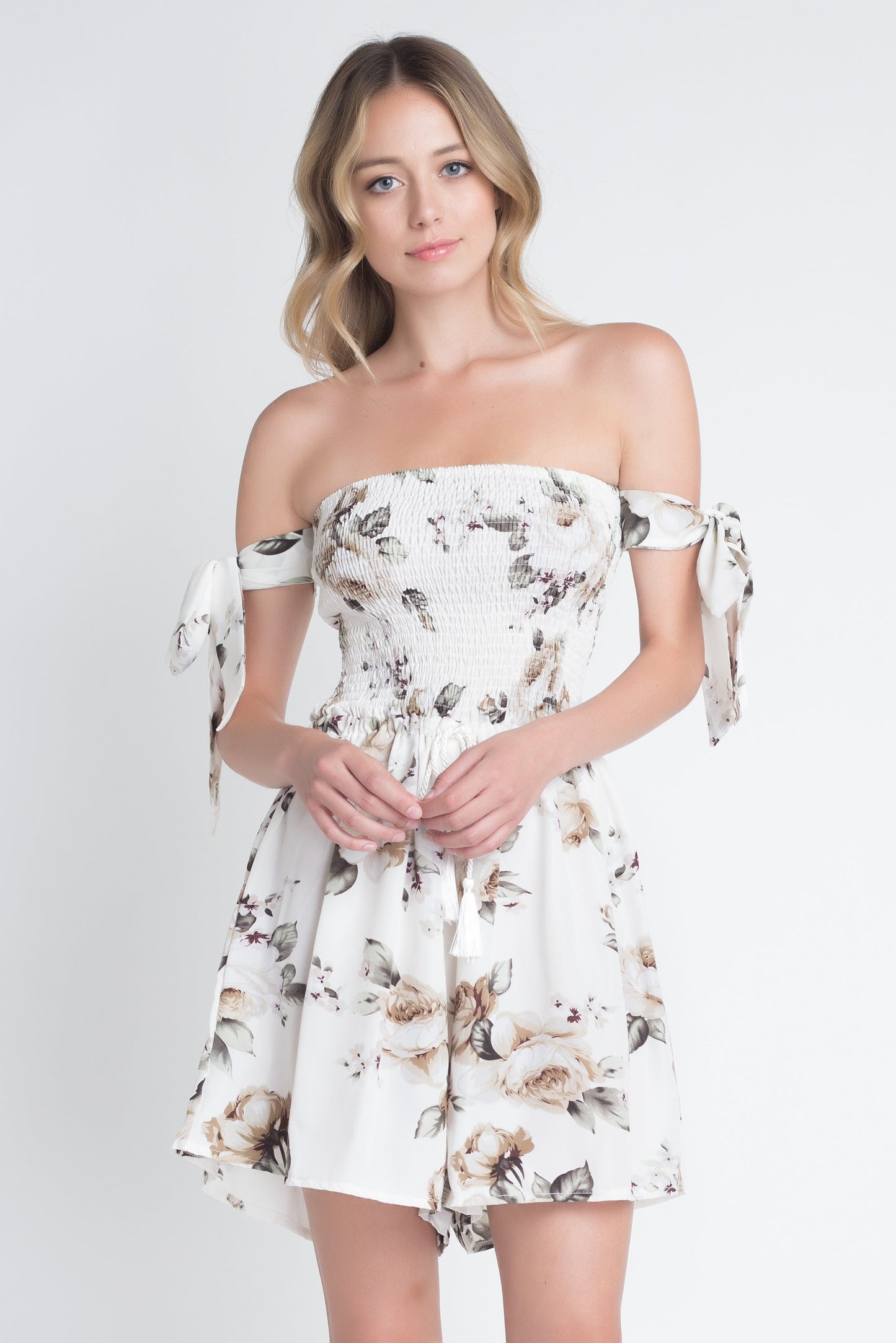 https://cdn.shopify.com/s/files/1/1397/2571/products/EA834517251_White_Green_Floral_3.jpg?v=1532727329