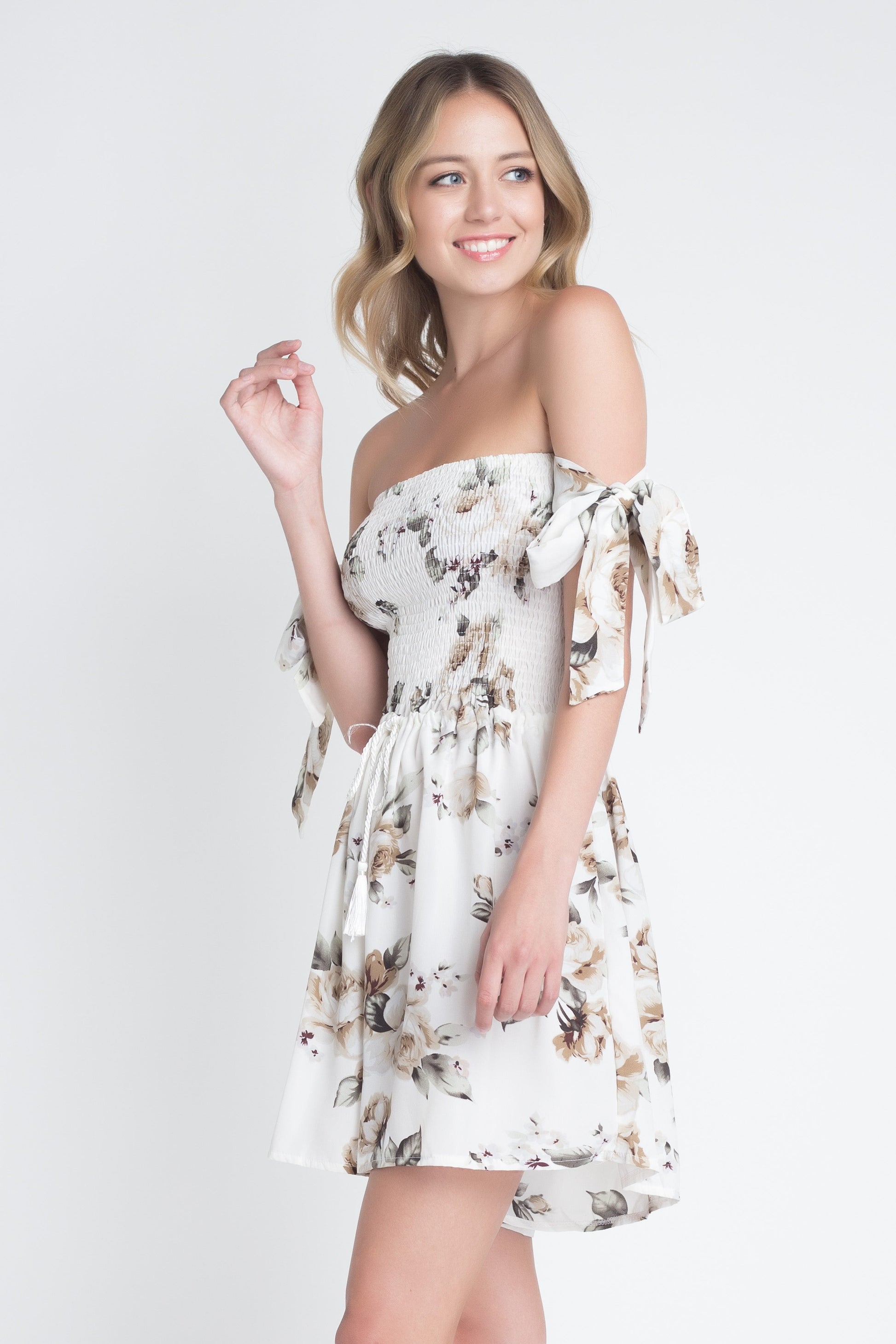 https://cdn.shopify.com/s/files/1/1397/2571/products/EA834517251_White_Green_Floral_5.jpg?v=1532727329