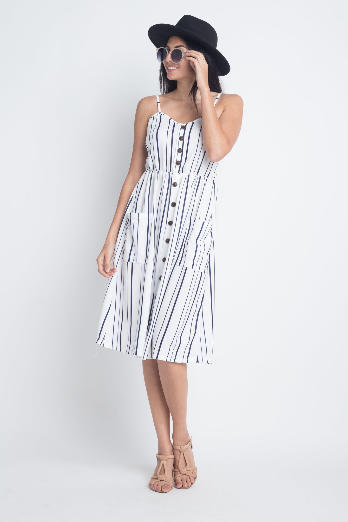https://cdn.shopify.com/s/files/1/1397/2571/products/EAPR10058_White_Black.jpg?v=1539376905