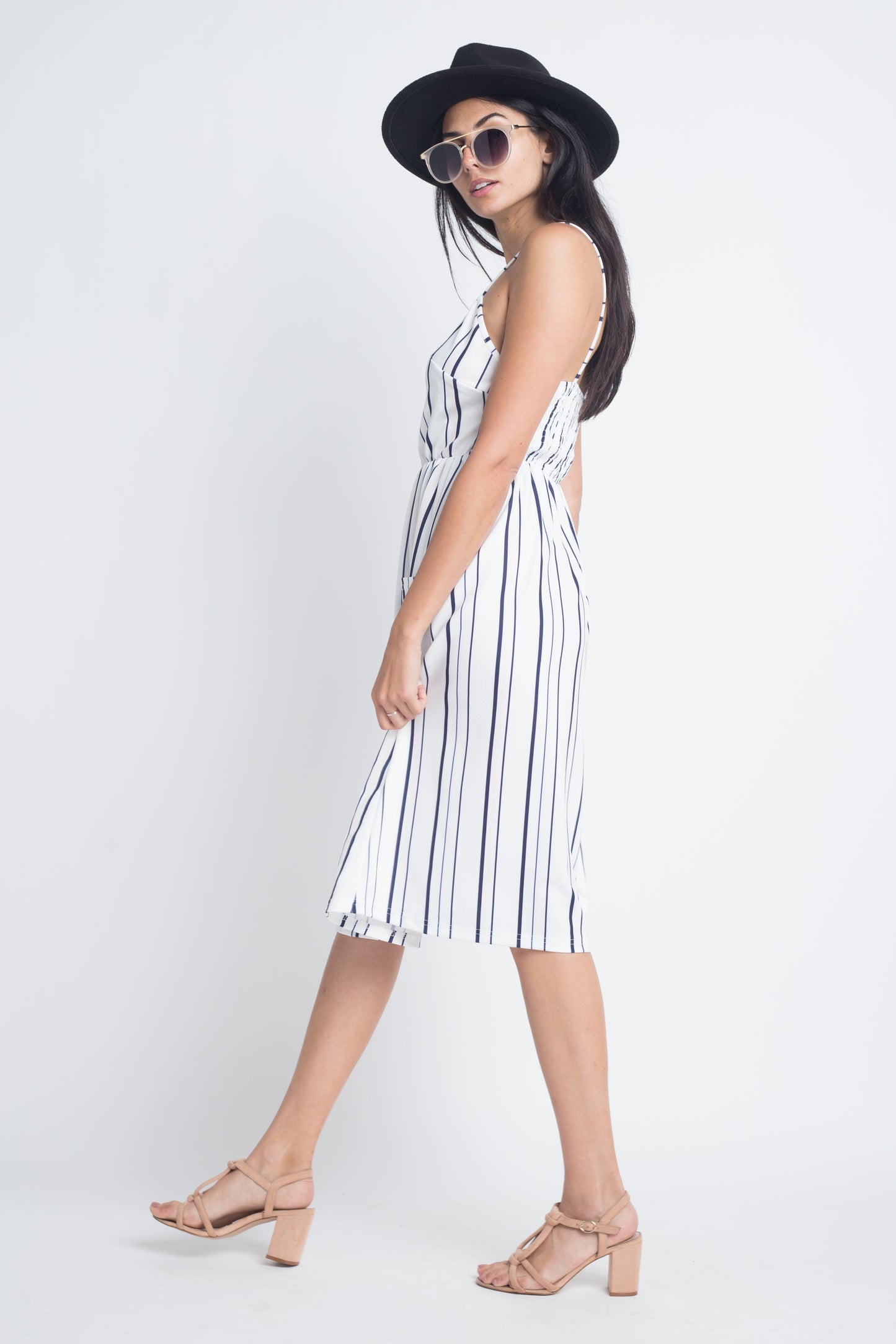 https://cdn.shopify.com/s/files/1/1397/2571/products/EAPR10058_White_Black_6.jpg?v=1539376905