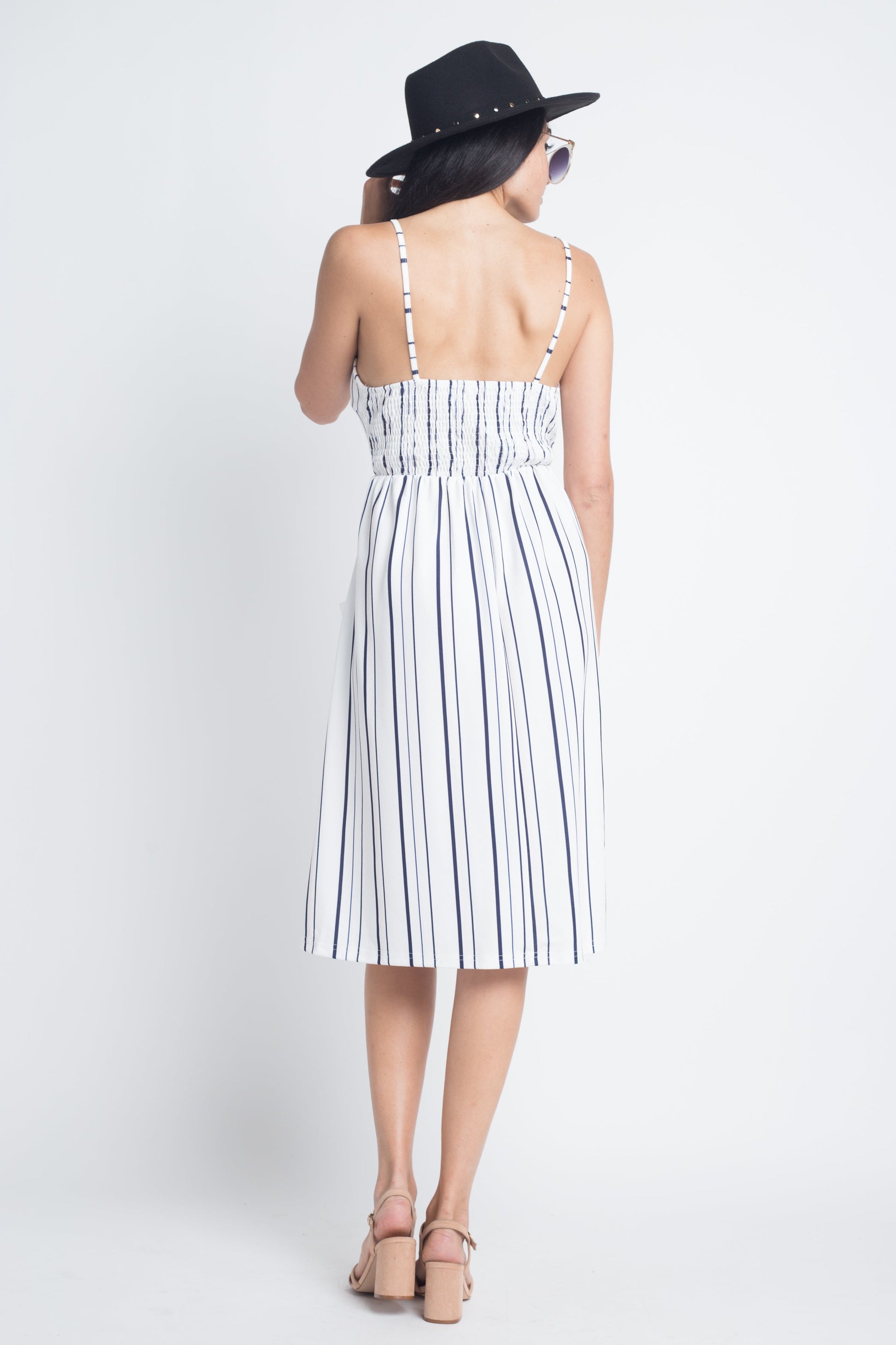 https://cdn.shopify.com/s/files/1/1397/2571/products/EAPR10058_White_Black_7.jpg?v=1539376905