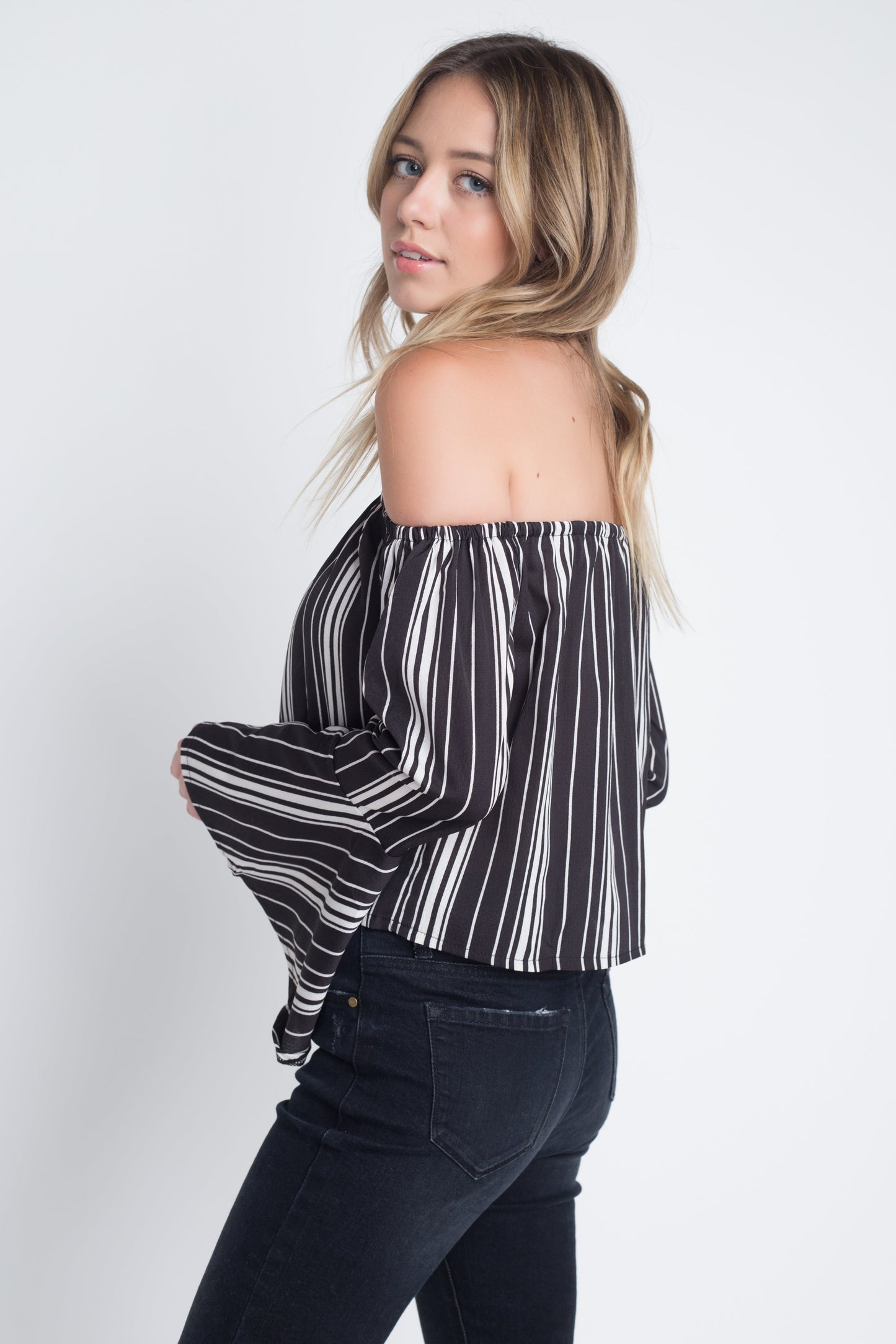 https://cdn.shopify.com/s/files/1/1397/2571/products/MM319715_Black_5.jpg?v=1532717628